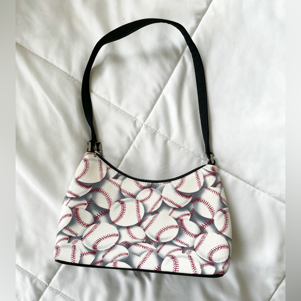 Purse - Picture 2 of 6